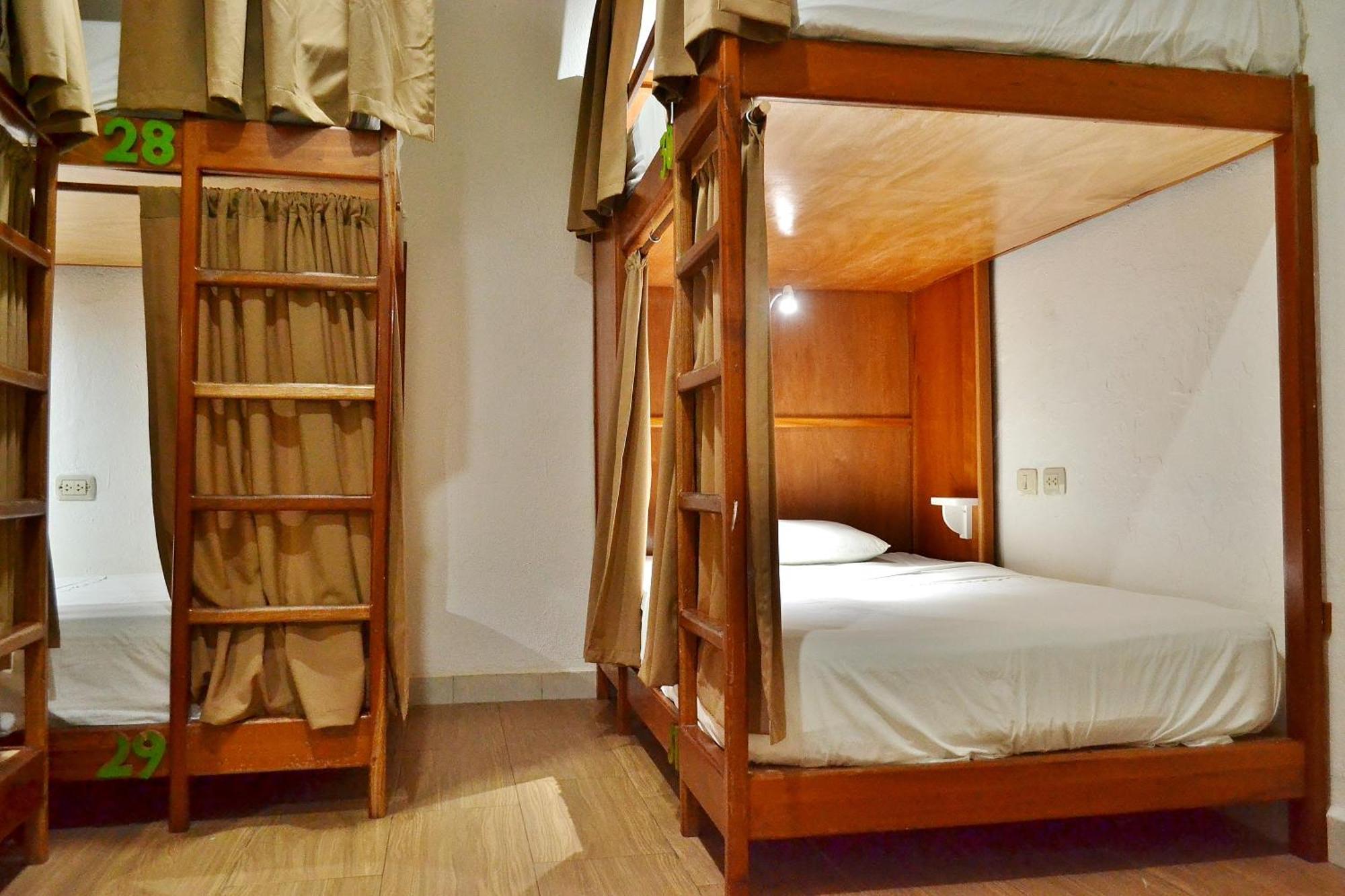 Hotel Peten Express Flores Exterior photo